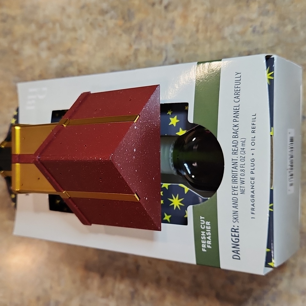 Holiday Scent Diffuser Plug-in - Picture 8 of 9